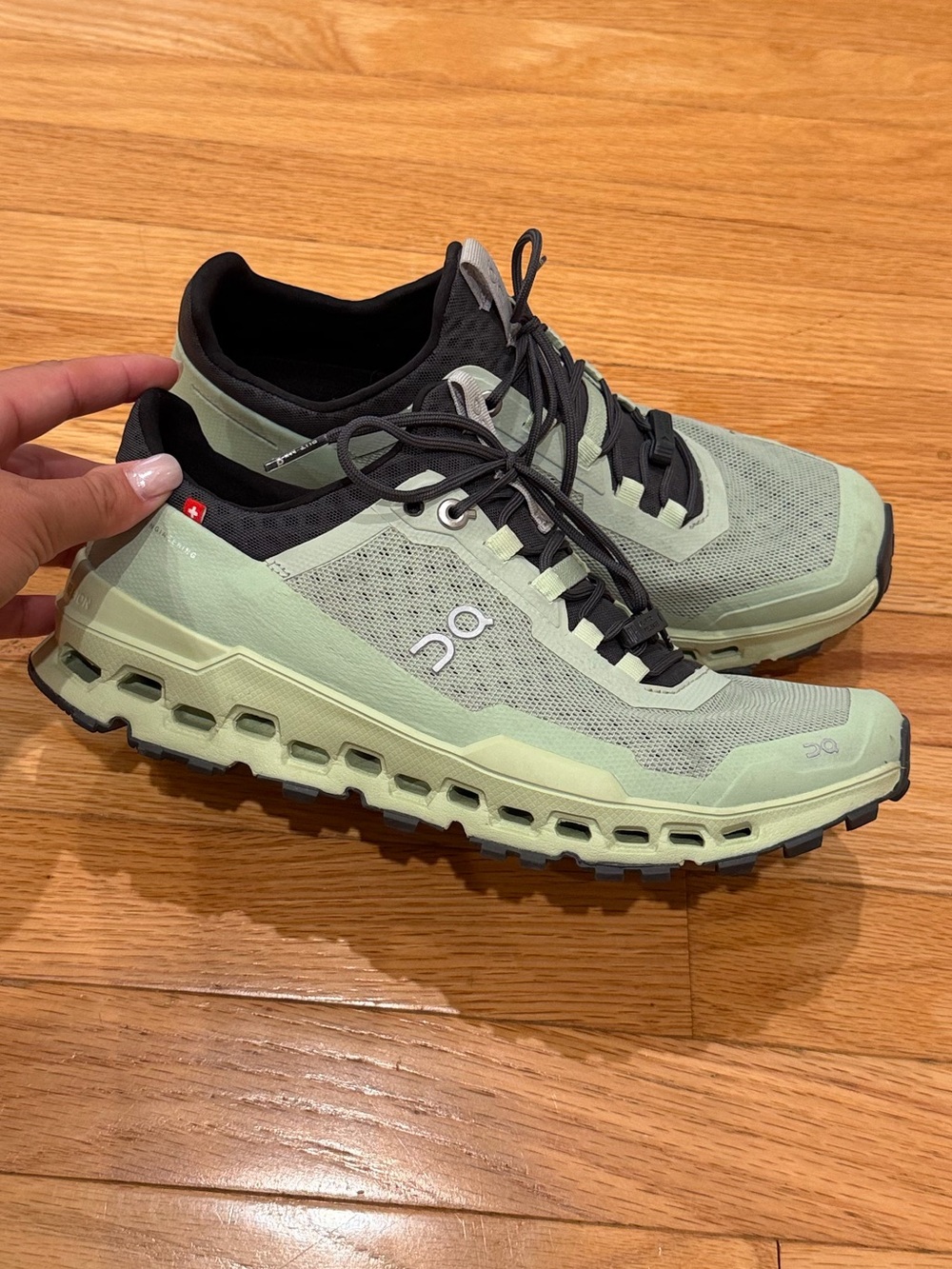 On Running Cloudventure Women's Trail Shoes - Sage & Black